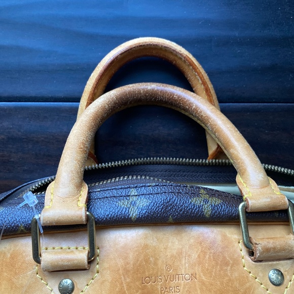 Louis Vuitton MM Evasion Travel Bag - Picture 11 of 16